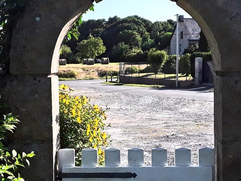 Trelivan Ker Jerome - Traditional Stone Breton Cottage Near To Dinan المظهر الخارجي الصورة